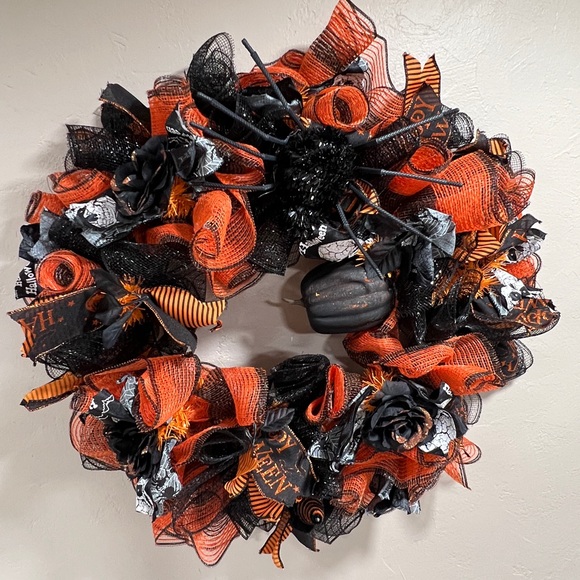 Happy Halloween black and orange wreath for indoors - Picture 3 of 8